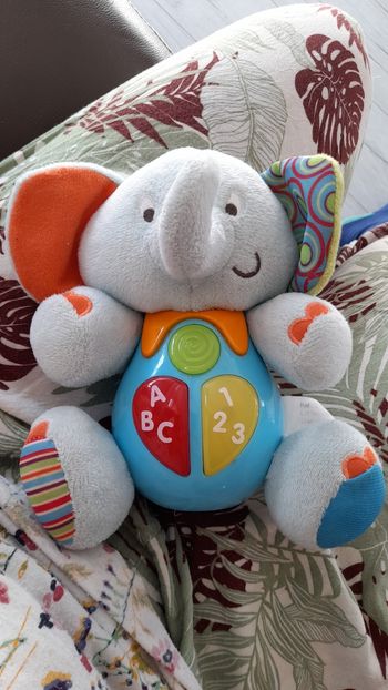 Éléphant musical interactif