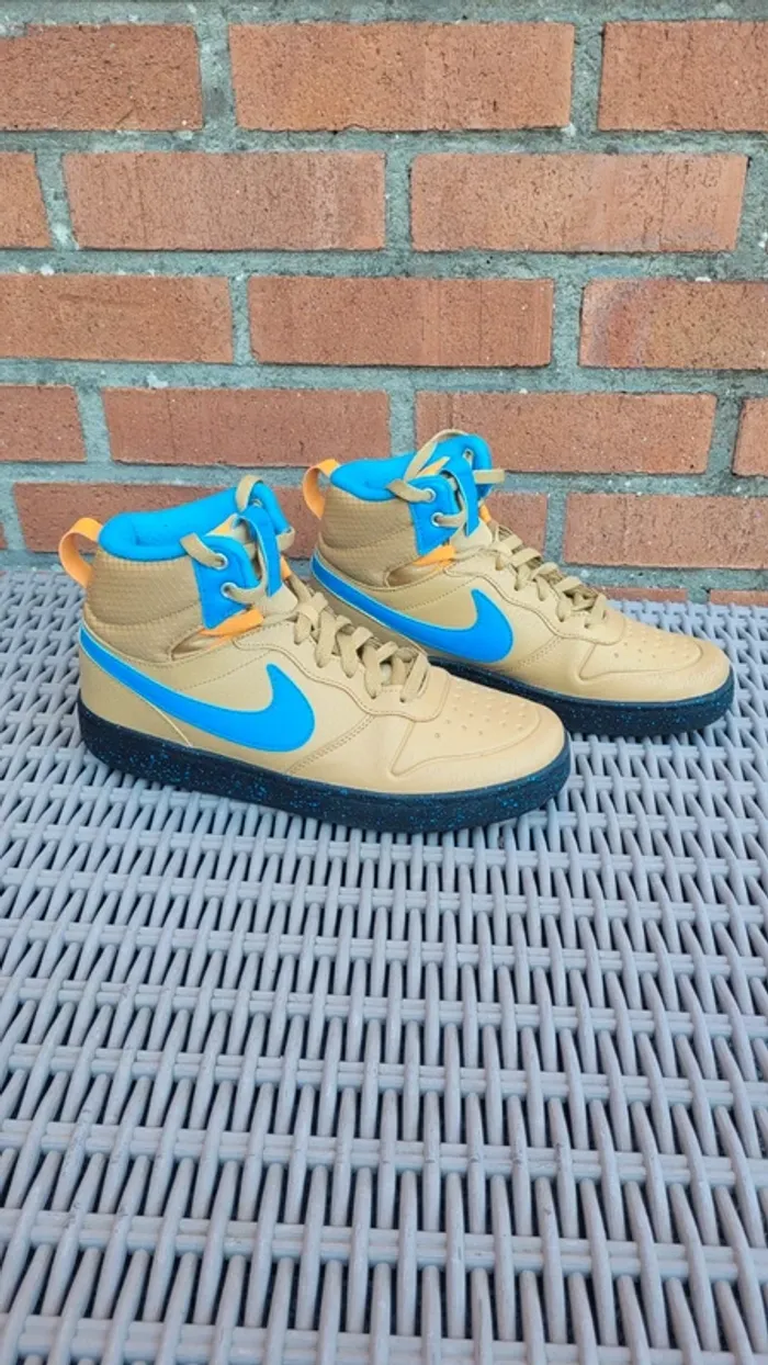 Baskets Nike taille 40 - photo numéro 2