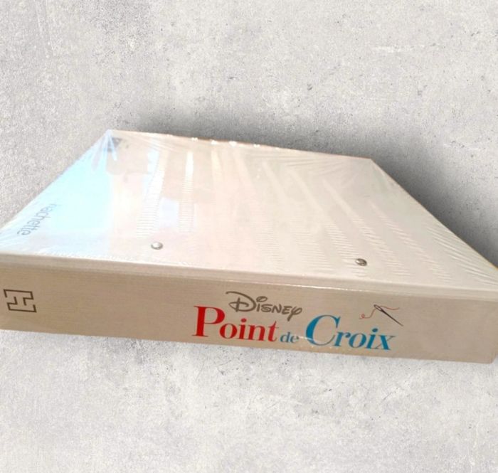 Classeur Disney – Point de croix (Neuf, emballé) - photo numéro 4