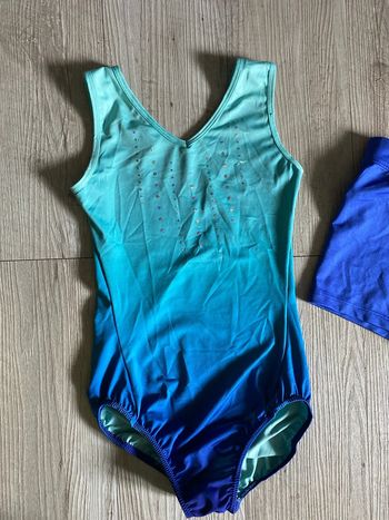 Juste corps de gymnastique avec short