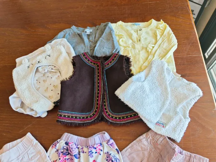 Lot n°15: lot de vêtement bébé 18mois - photo numéro 2