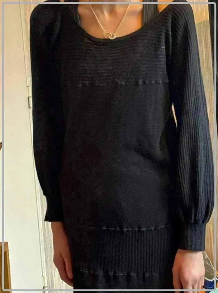 Magnifique robe taille 36 marque Hugo boss - photo numéro 2
