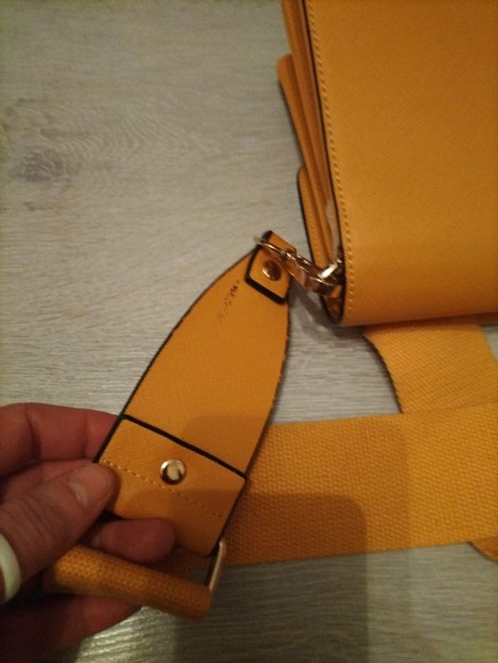 Sac à main Minelli jaune moutarde modèle milaine format moyen avec anse en tissu - photo numéro 6