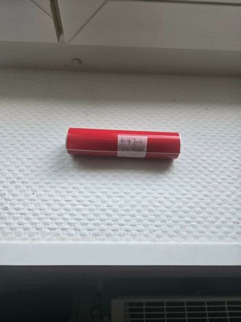film adhesif permanent rouge pour machine de découpe