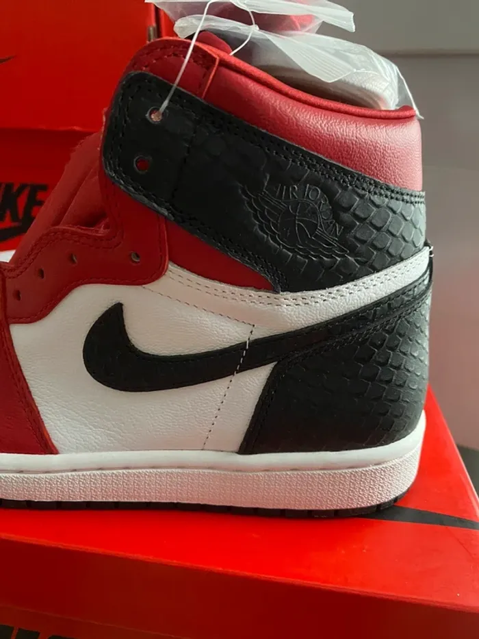 Jordan 1 high retro satin black snake - photo numéro 6
