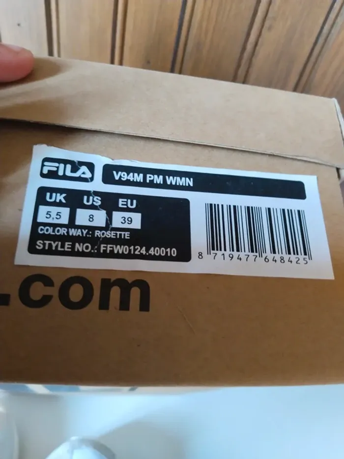 Superbe paire de baskets sneakers neuves marque Fila pointure 39 - photo numéro 11