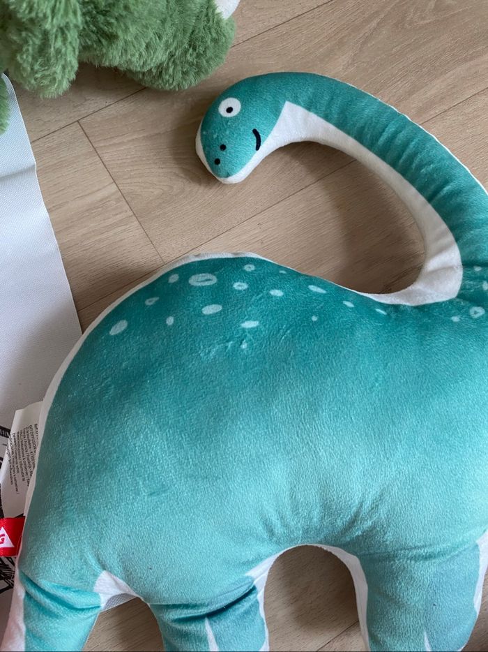 Lot de deux peluche et une affiche dinosaure - photo numéro 3