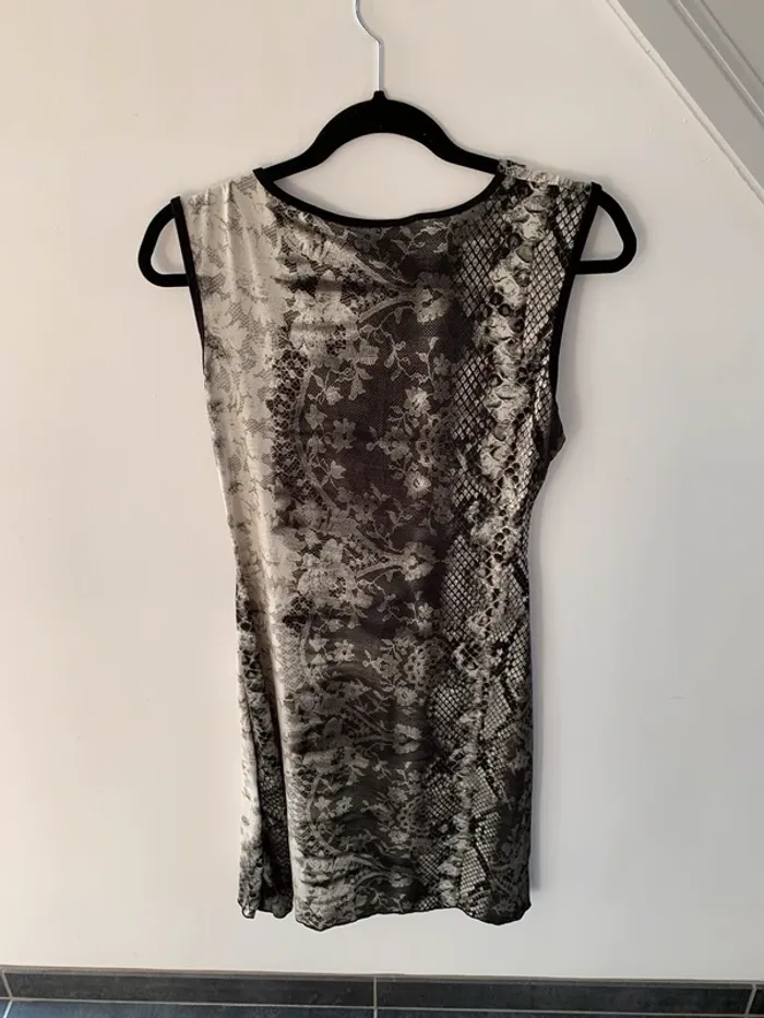 Robe grise et noire - photo numéro 2