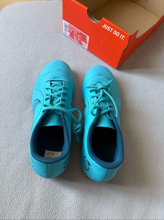 Baskets de football Nike bleues - photo numéro 2