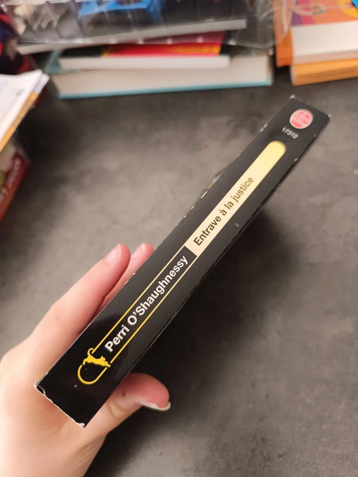 Entrave à la justice - Perri O'Shaughnessy - photo numéro 3