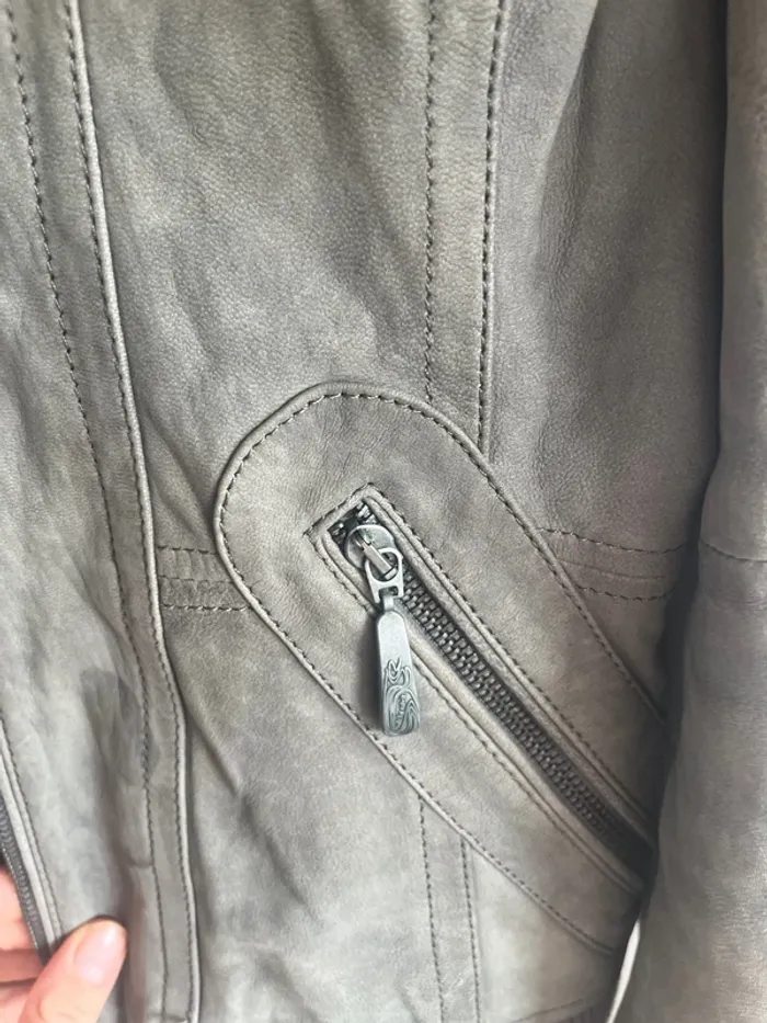 Veste en cuir - photo numéro 4