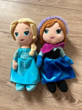Peluches Anna et Elsa