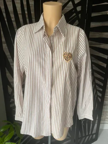 Chemise rayée marron clair et blanche