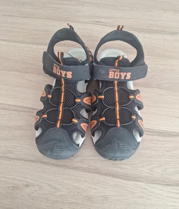 nu pieds noir et orange