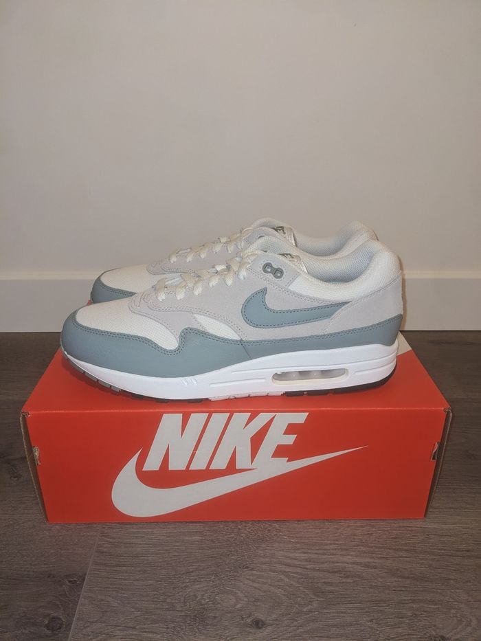 Nike Air max 1 mica green 12us 46fr avec facture