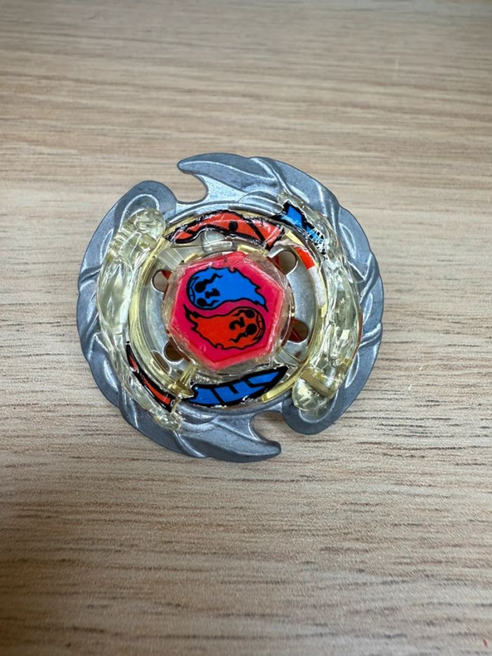 Toupie beyblade gemios