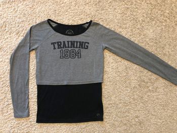 tee-shirt manches longues - sportway - taille S mais taille 14 anss