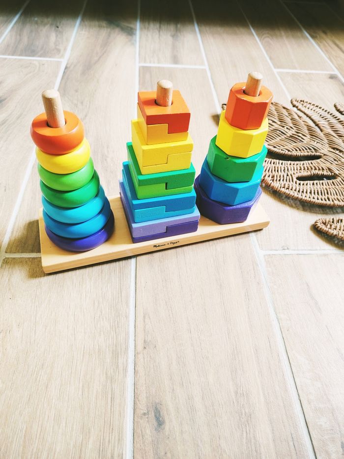 🌈 Formes géométriques multicolores  à trier et empiler en bois marque Melissa et Doug JB1663