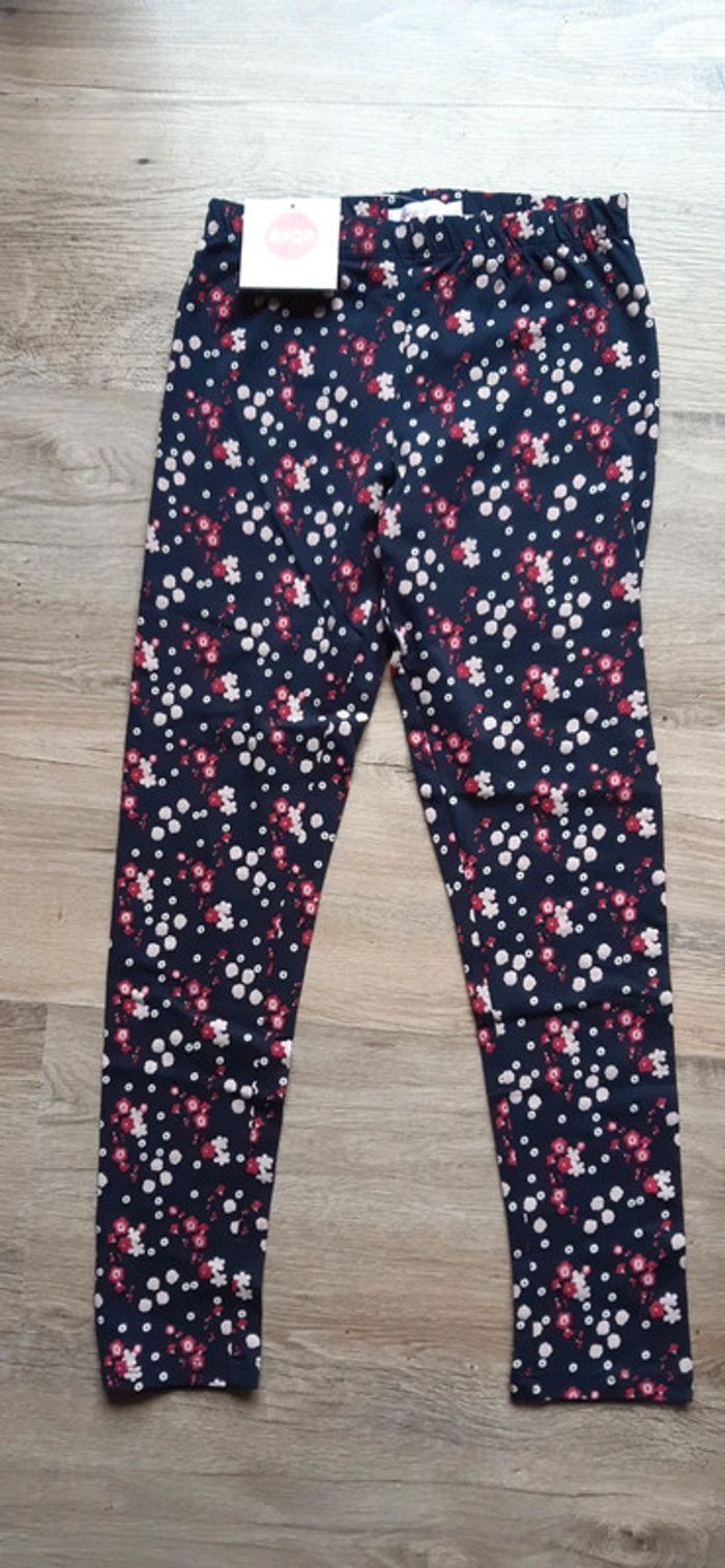 Joli Leggins NEUF 10 ans fleurs