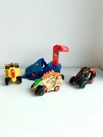 Switch & go dinos - lanceur turbo dino + 3 turbo dino