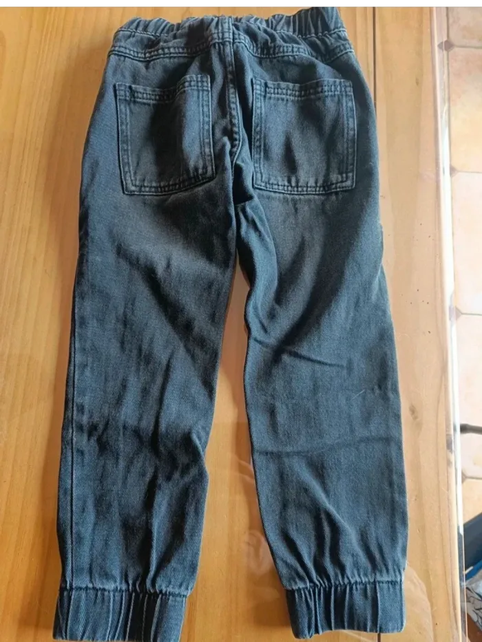 Jean noir - photo numéro 2