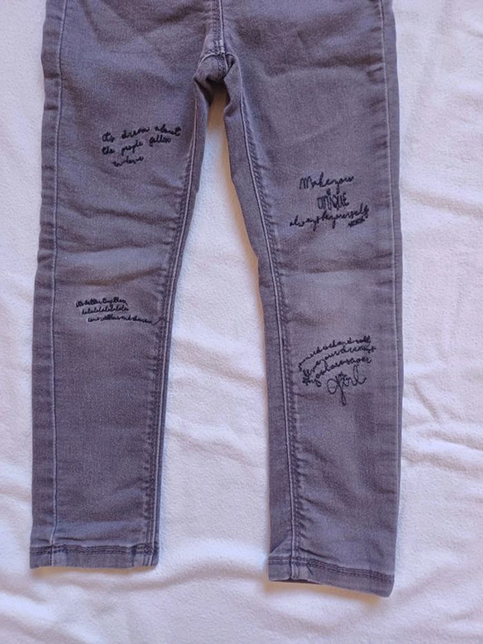 Lot de 2 pantalons TAO taille 3 ans - photo numéro 4