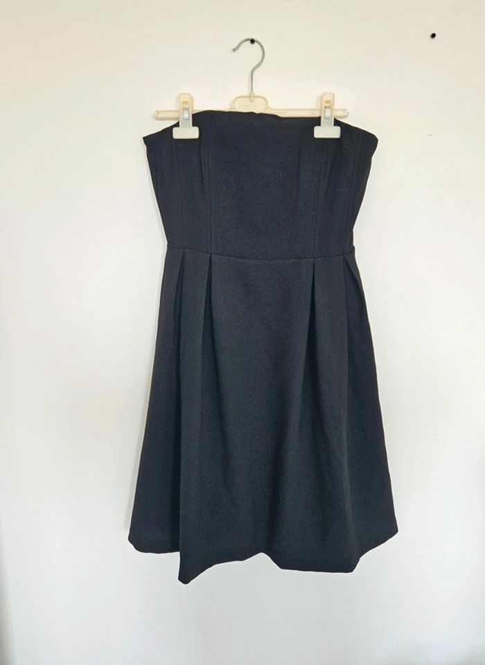 Robe noire bustier H&M – Taille 38 – Parfaite pour les occasions