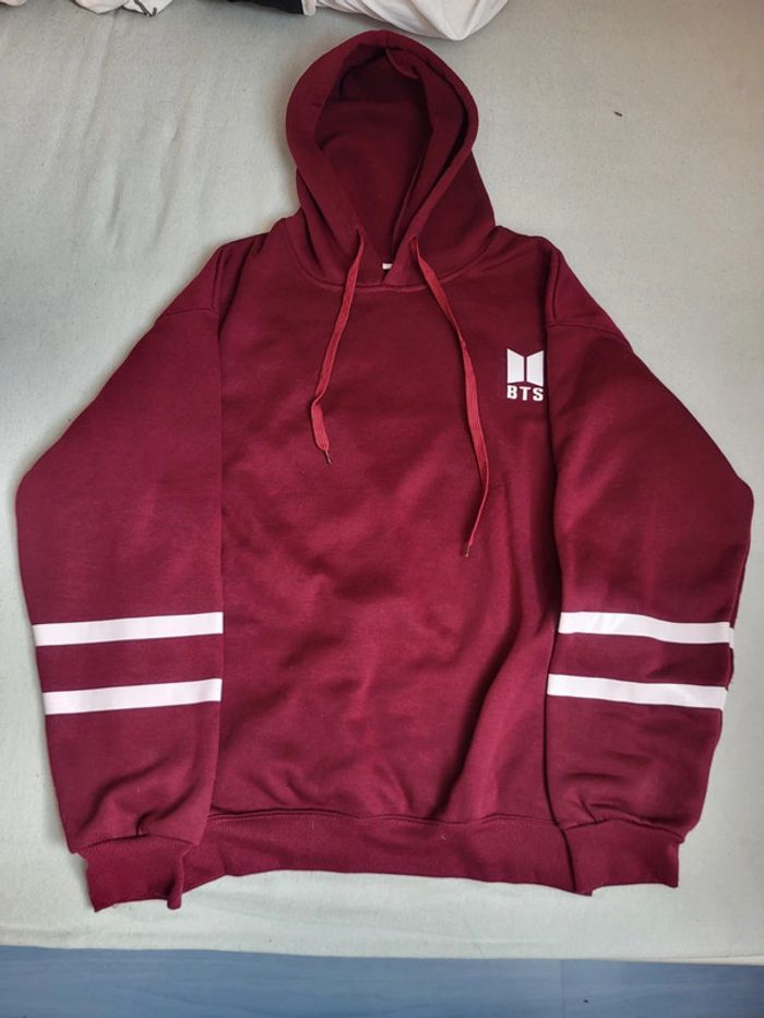 Magnifique pull bordeaux