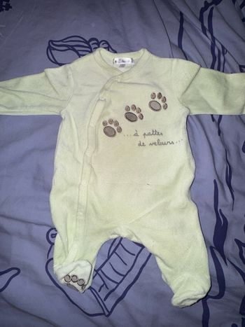 Pyjama vert clair taille 1 mois