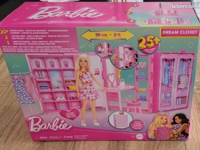 Barbie Dressing de Rêve Coffret plus de 25 éléments, 3 tenues complète neuf