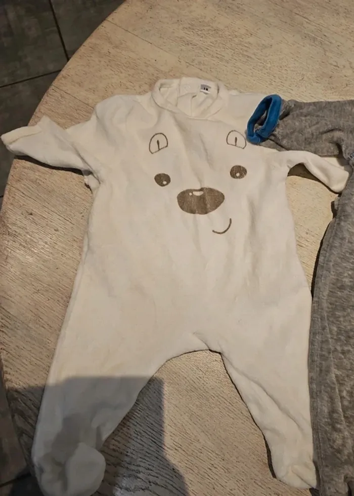 Pyjamas - photo numéro 2