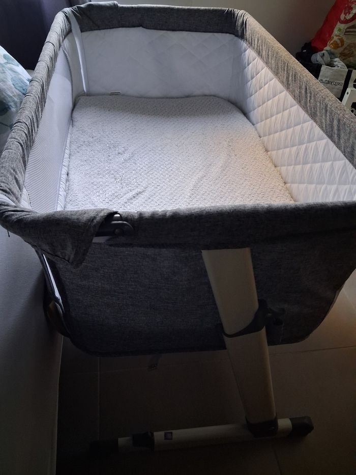 Lit Cododo nourrisson en Excellent état avec matelas Cododo Neuf