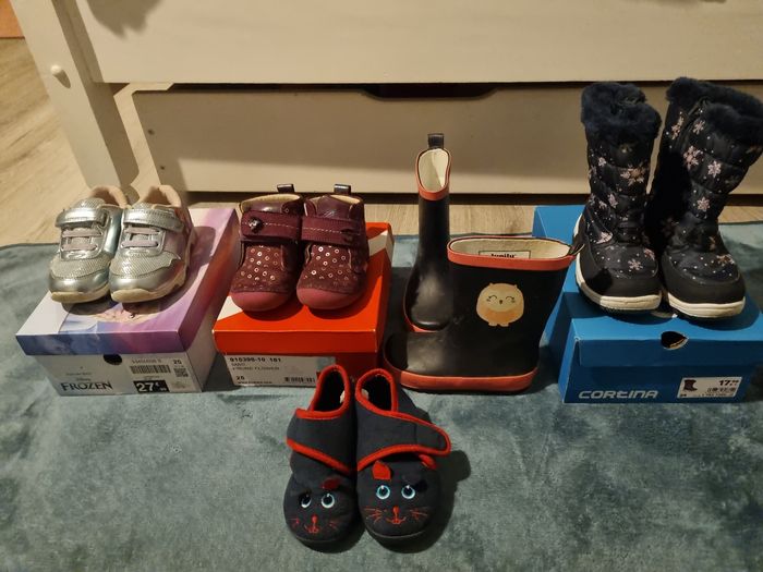 Lot chaussures fille taille 25