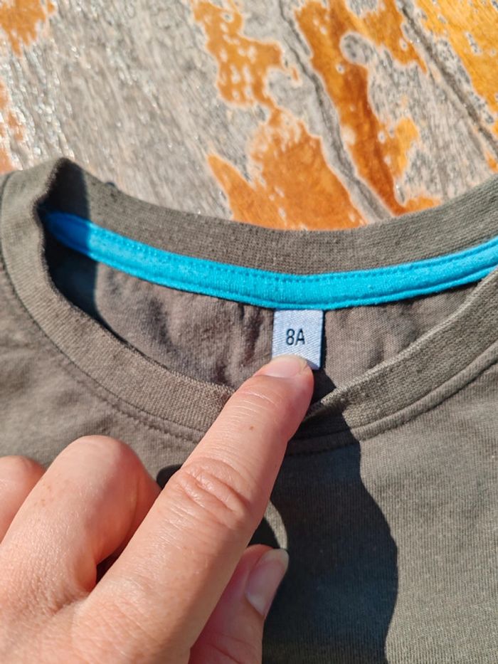 Tee-shirt kaki 8 ans - photo numéro 2