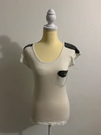 T-shirt blanc détails perlés ONLY – Taille XS