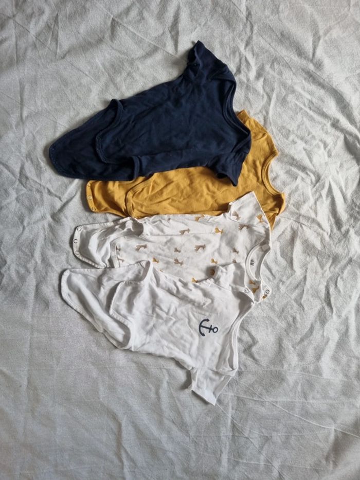 Lot 4 bodys 80 cms H&M