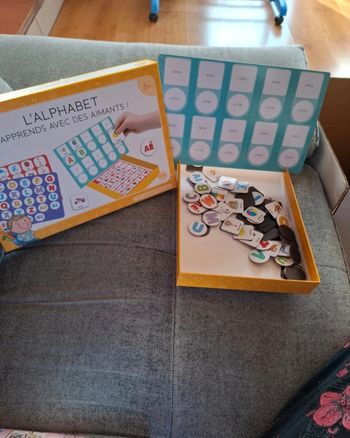 L alphabet apprend avec des aimants