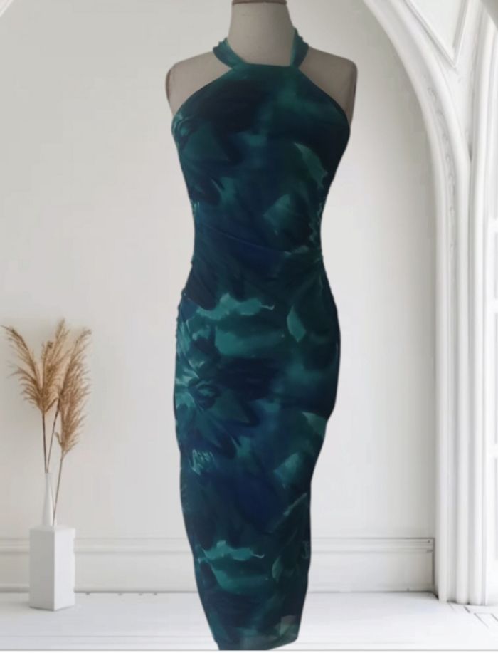 Robe près du corps S - photo numéro 3