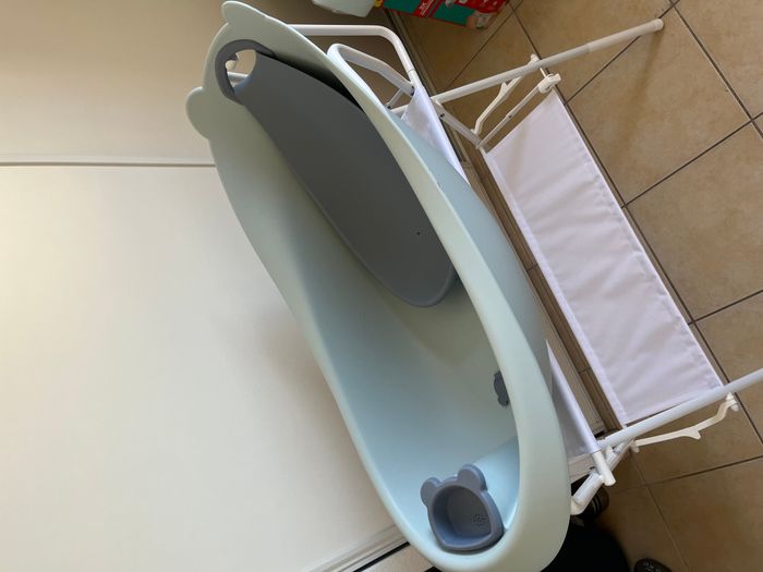 Baignoire bébé sur pieds