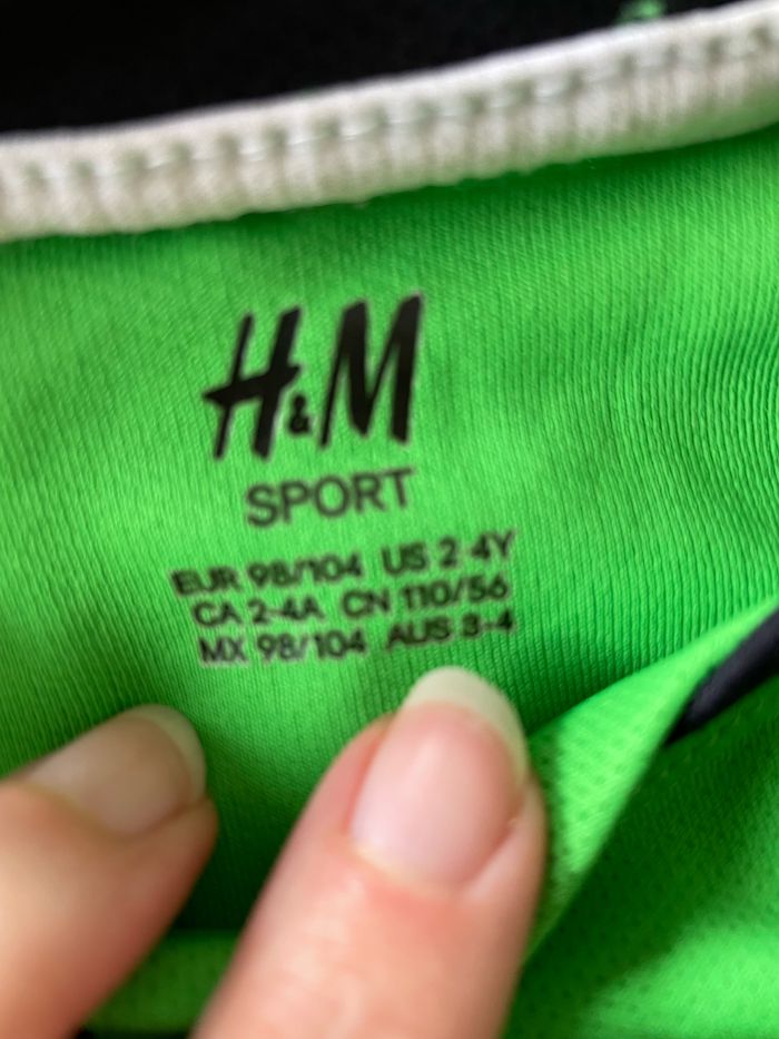 Short et maillot de foot fluo - photo numéro 2