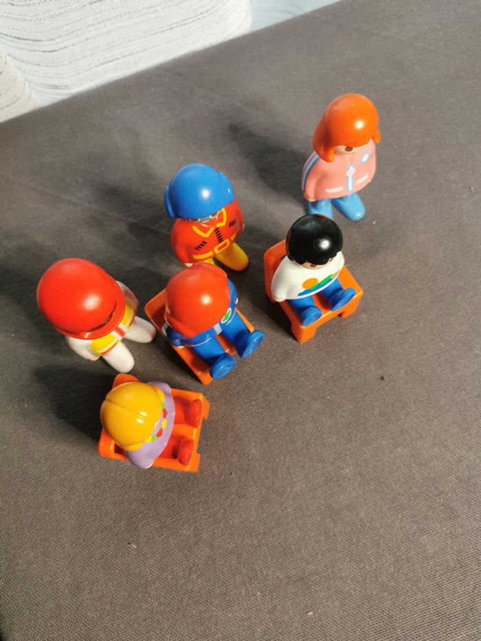 Figurines personnages et chaises Playmobil 1990 - photo numéro 4