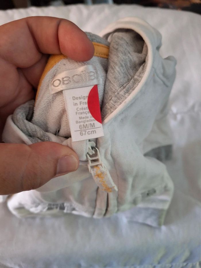 Gilet zippé à capuche - photo numéro 2