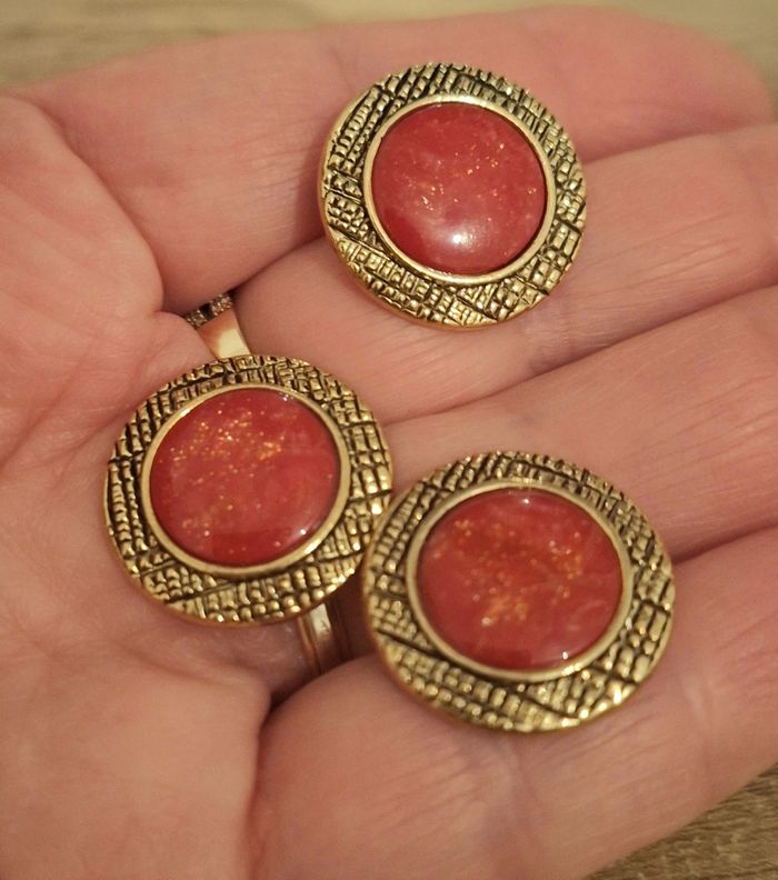 Lot de 6 boutons vintage rouge et doré - photo numéro 2