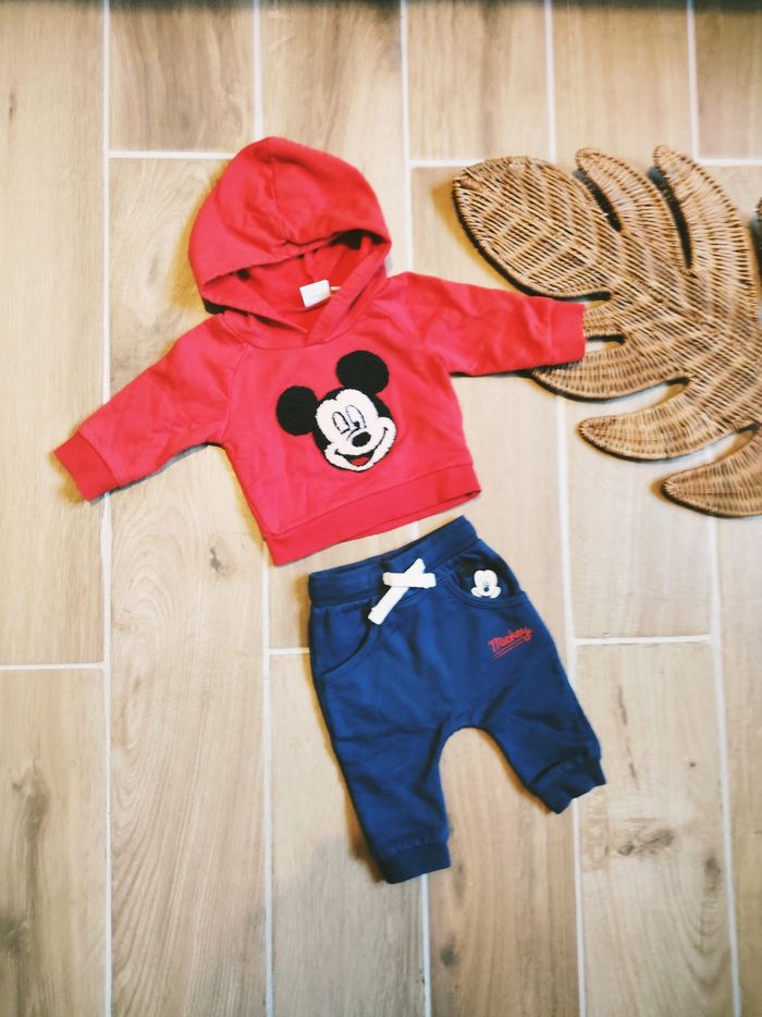 🧒🏻Disney Baby - Ensemble jogging Pantalon et sweat Mickey - Taille 3 mois - photo numéro 2