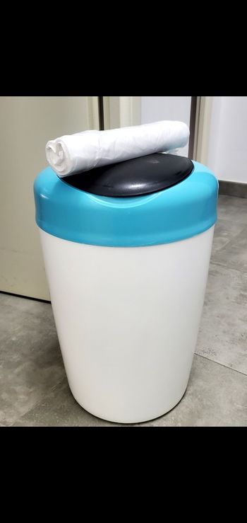 Poubelle a couche + sac de recharge