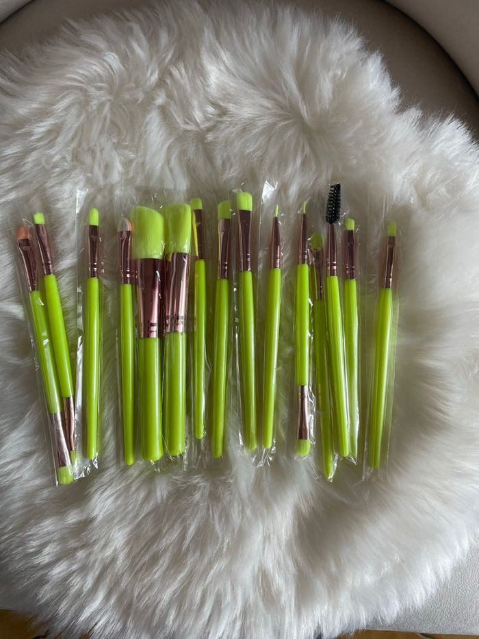 Lot de pinceaux à maquillage - photo numéro 2