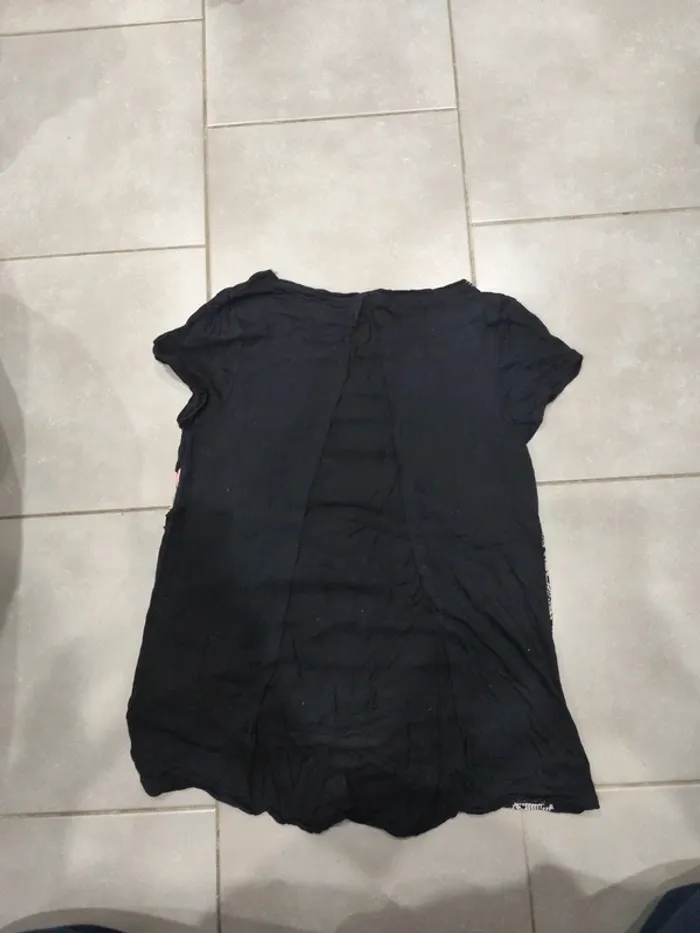T-shirt Desigual taille m - photo numéro 2
