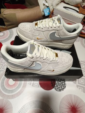 Nike Air Force 1 - Gris / Blanc – Taille 40 - État neuf