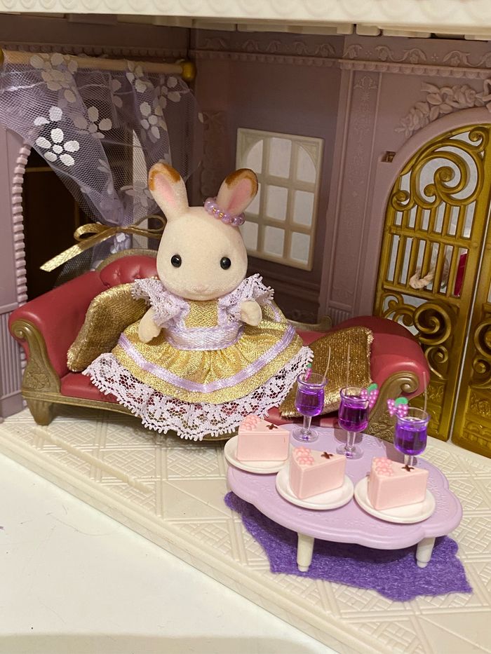 Maison de ville, manoir violet, Sylvanian, atelier de design, princesse, violoncelle, piano - photo numéro 5
