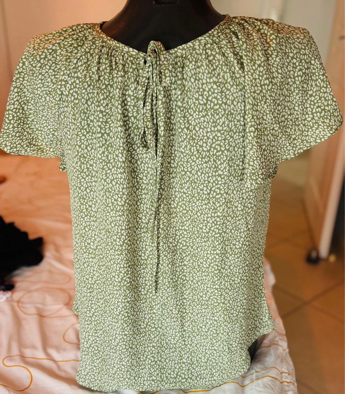 Blouse verte à motifs – Taille L - photo numéro 4